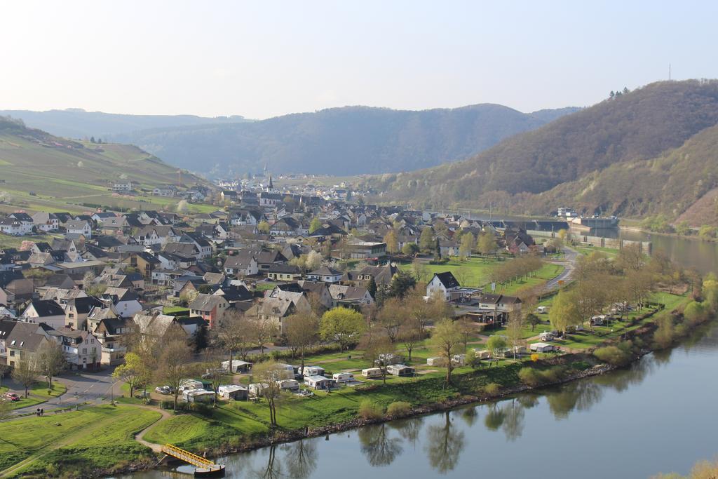 Ferienwohnungen Am Bruttiger Moselsteig Exterior photo